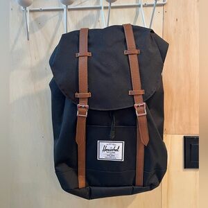 NWT Herschel Retreat Backpack